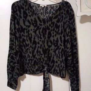 Umgee V neck green and black animal print top